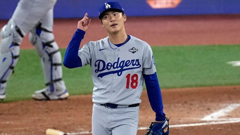 Amid another slump for Yoshinobu Yamamoto, criticism of Dave Roberts' rotation management and game-ending tactics intensified.